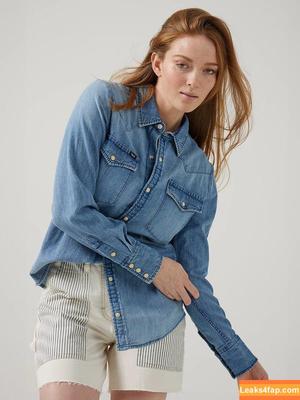 Larsen Thompson фото #0260