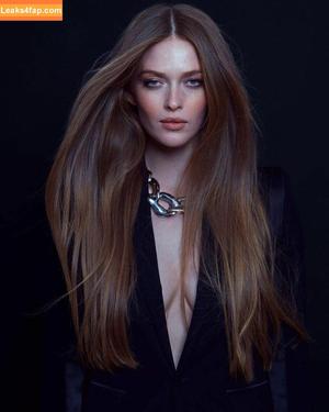 Larsen Thompson фото #0277