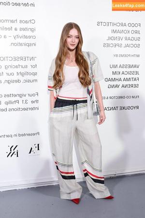 Larsen Thompson фото #0287