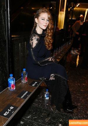 Larsen Thompson фото #0291