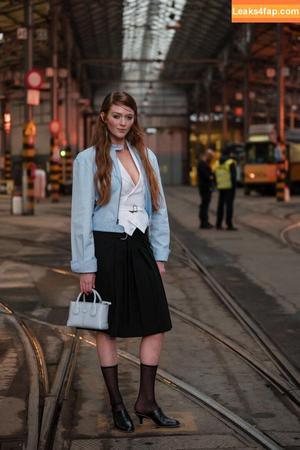 Larsen Thompson фото #0304