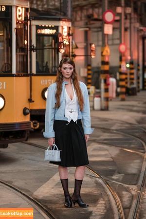 Larsen Thompson фото #0307