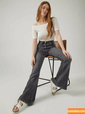 Larsen Thompson фото #0453