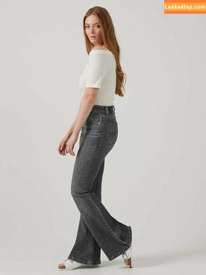 Larsen Thompson фото #0455