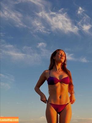 Larsen Thompson photo #0797