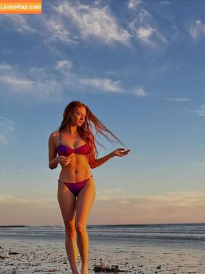 Larsen Thompson photo #0798