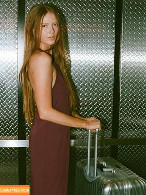 Larsen Thompson photo #0829