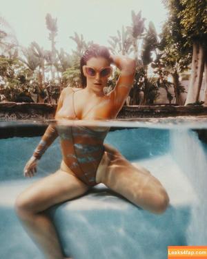 Lasirena69 photo #0327