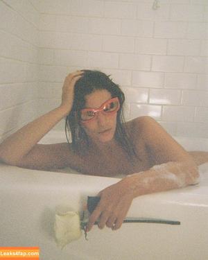 Lasirena69 photo #0947