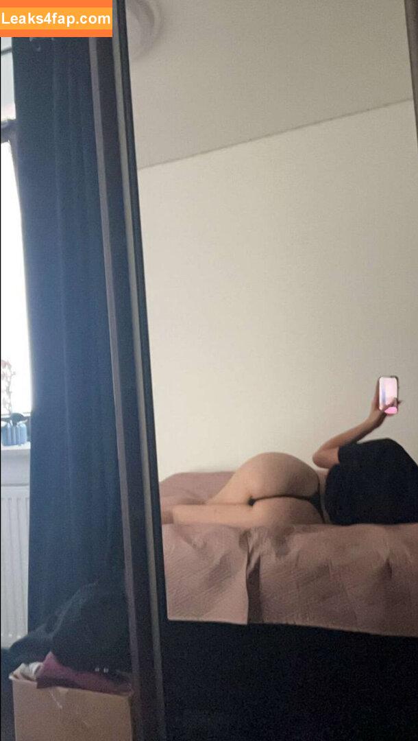 laska_privv /  leaked photo photo #0016