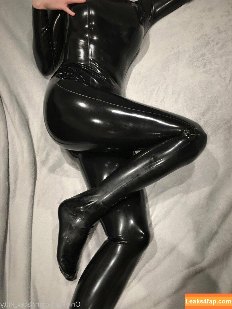 latex_kitty /  leaked photo photo #0056