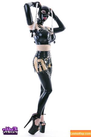 Latex Lucy фото #0059