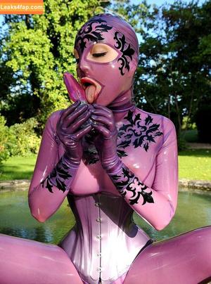 Latex Lucy фото #0384