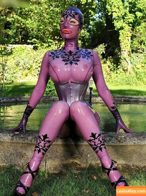 Latex Lucy фото #0391