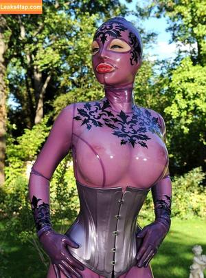 Latex Lucy фото #0394