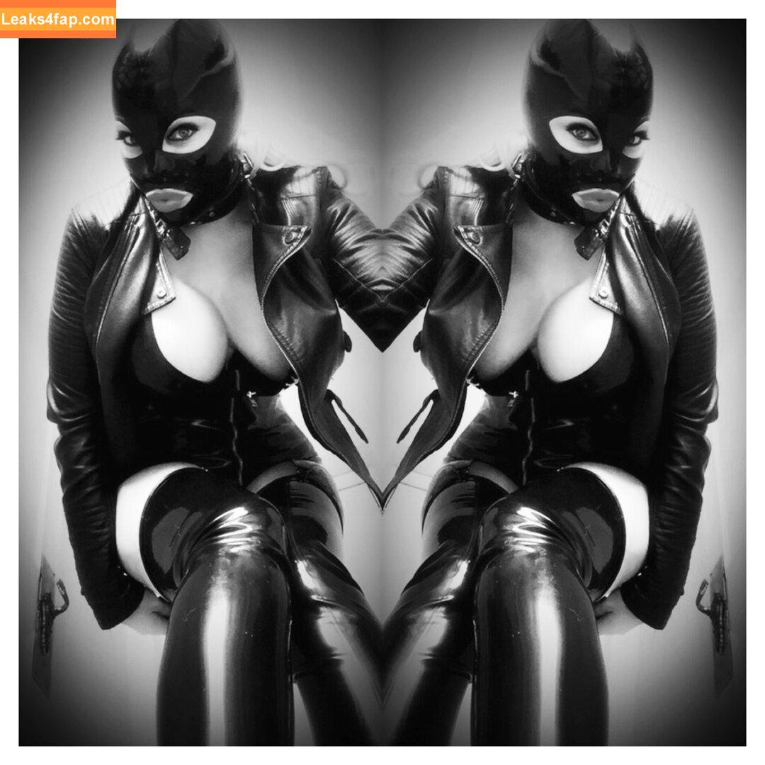 latexkittyxxx / latexkittyx.x.x leaked photo photo #0010