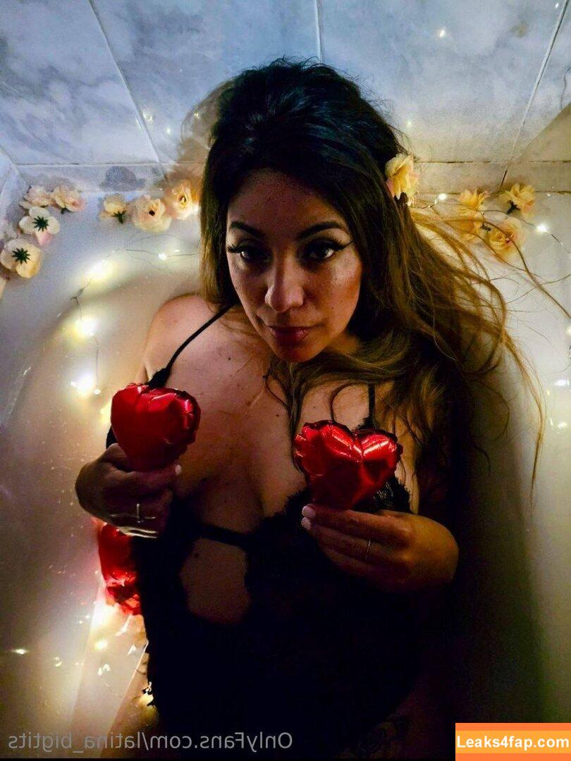 latina_bigtits /  leaked photo photo #0006