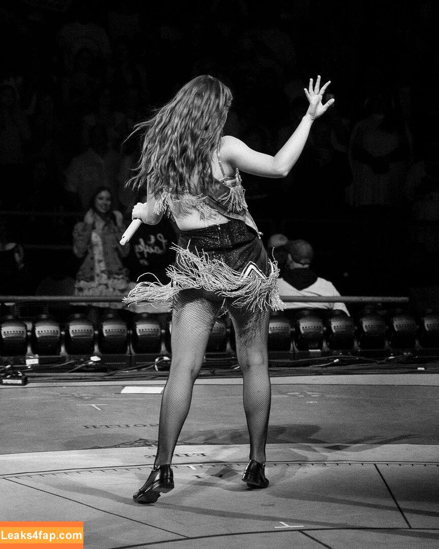 Laufey Lin / laufey leaked photo photo #0390