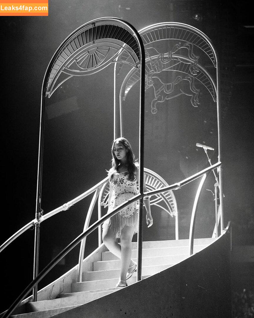 Laufey Lin / laufey leaked photo photo #0398