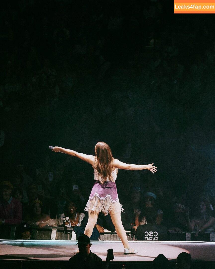 Laufey Lin / laufey leaked photo photo #0402