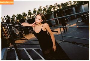 Laufey Lin photo #0326