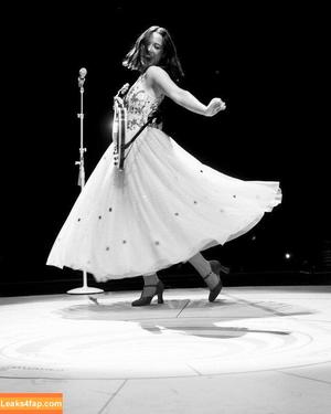 Laufey Lin photo #0481