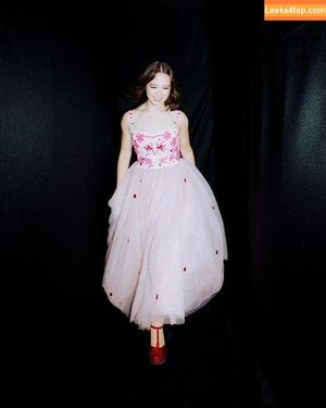 Laufey Lin photo #0482
