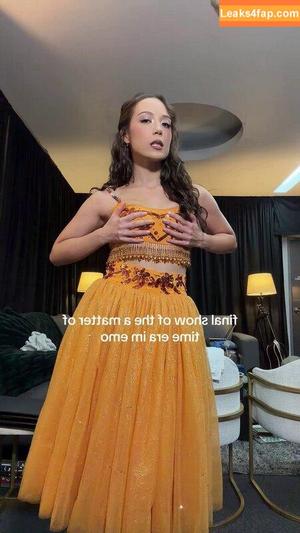 Laufey Lin photo #0506
