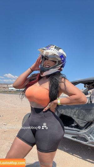 laughinglatina фото #0163
