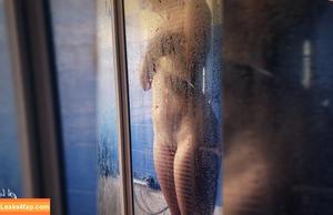 Laura Bell photo #0017