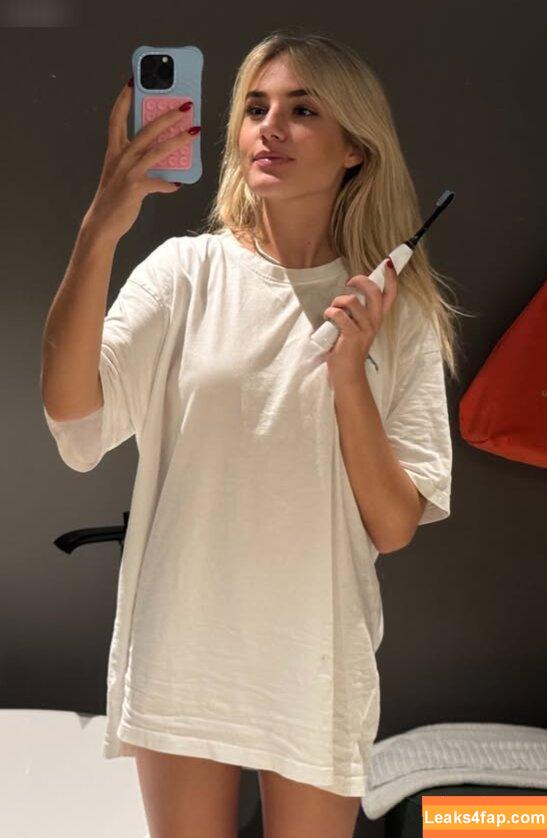 Laura Block / laurachesnok leaked photo photo #0305