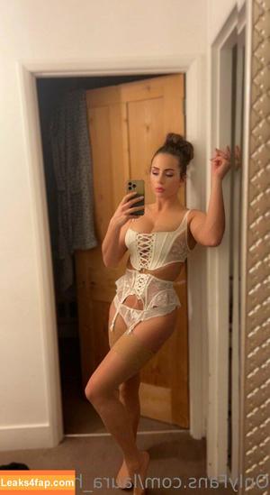 Laura Hollyman photo #0076