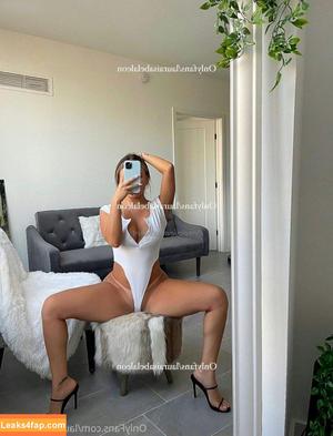 Laura Isabela Leon photo #0079