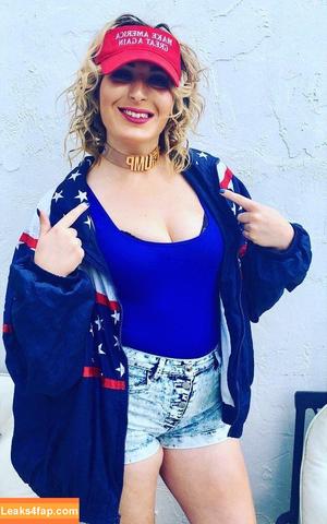 Laura Loomer photo #0031