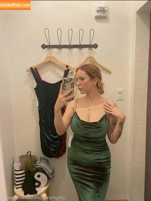 Laura Marie photo #0022