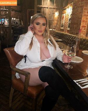 Laura Morgan photo #0119