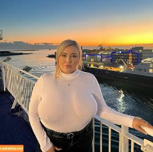 Laura Morgan photo #0153