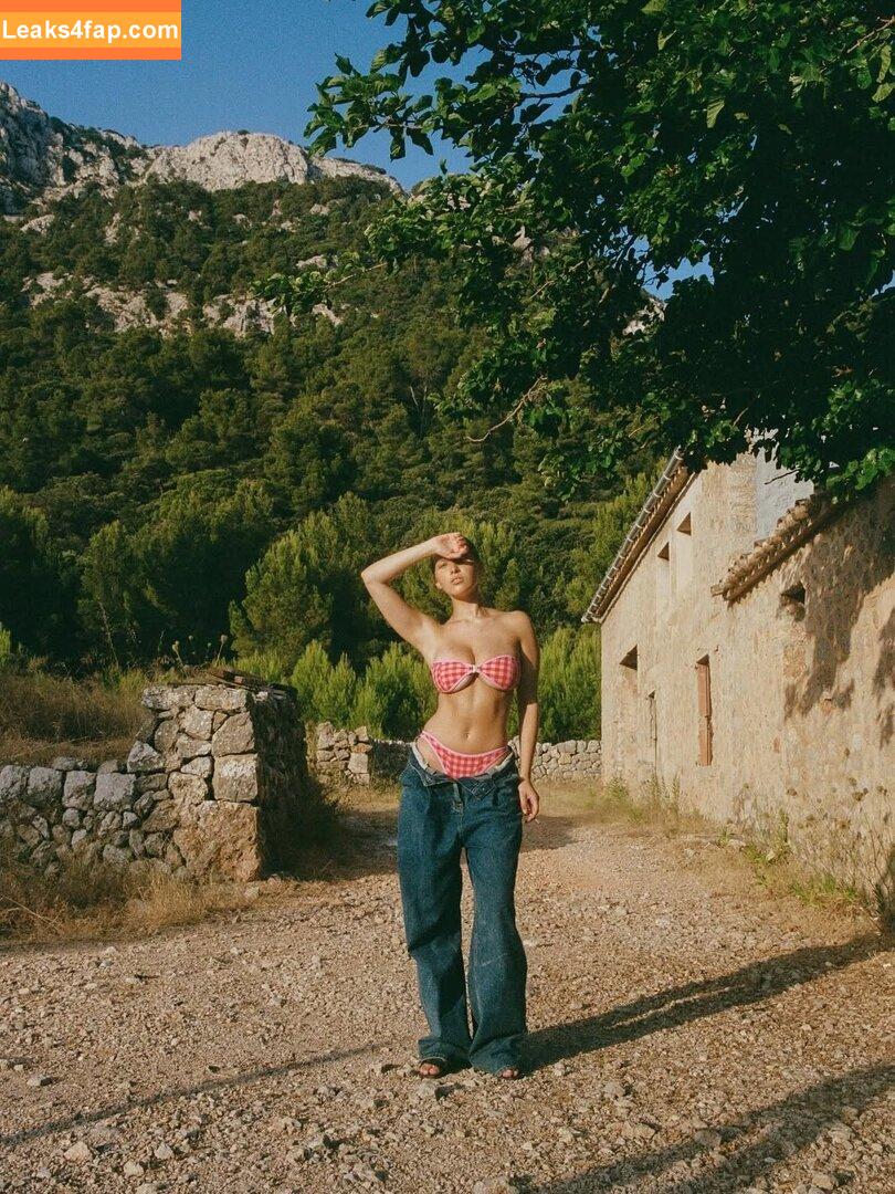 Laura Oganessian / lauraoganessian leaked photo photo #0145