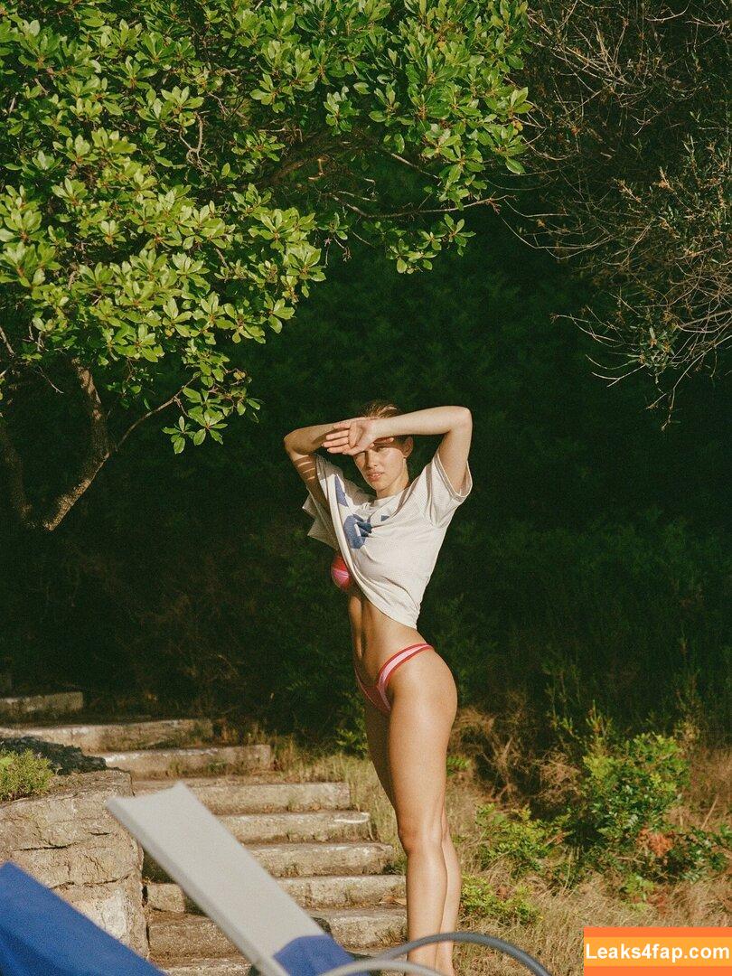 Laura Oganessian / lauraoganessian leaked photo photo #0159