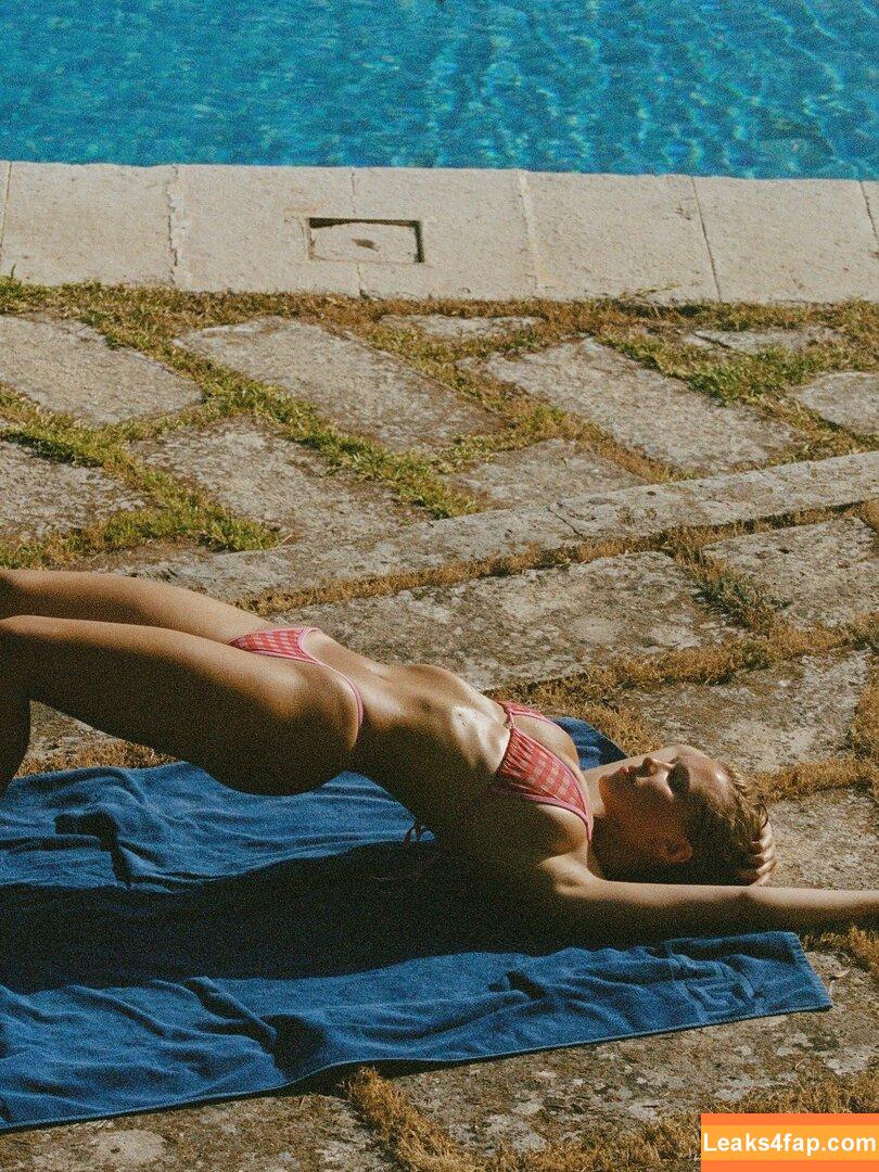 Laura Oganessian / lauraoganessian leaked photo photo #0163