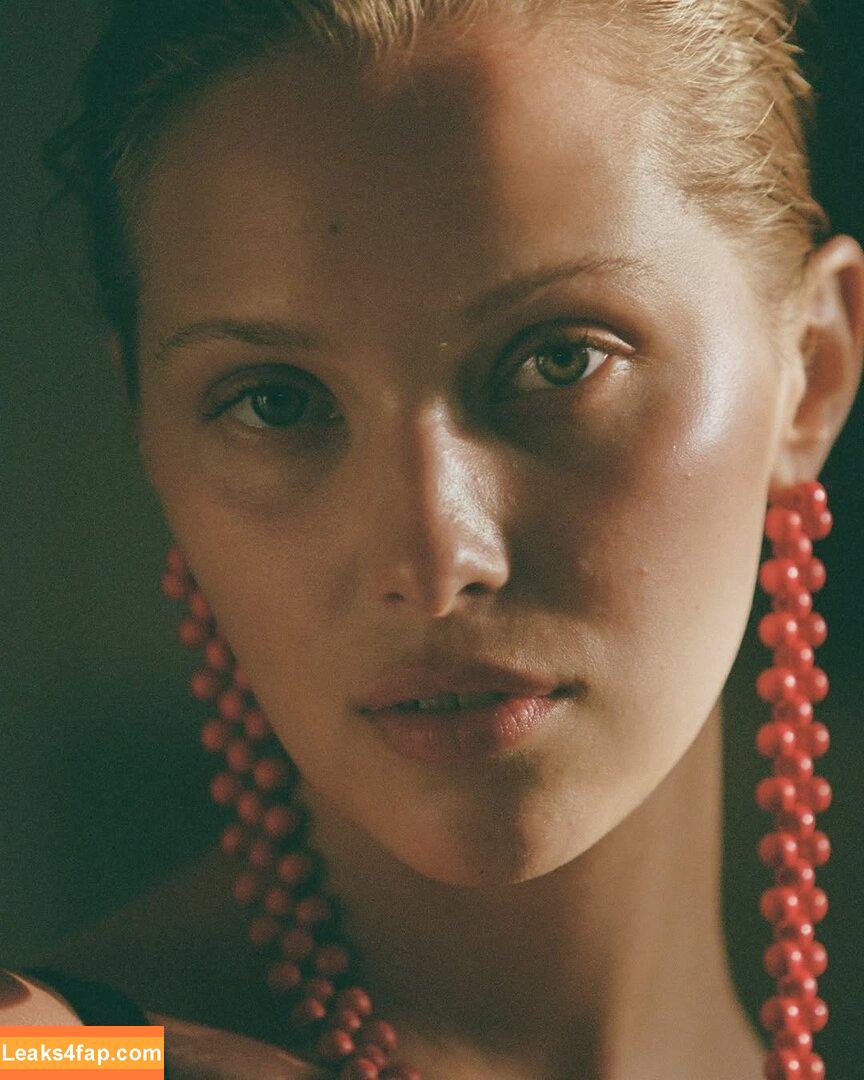Laura Oganessian / lauraoganessian leaked photo photo #0196