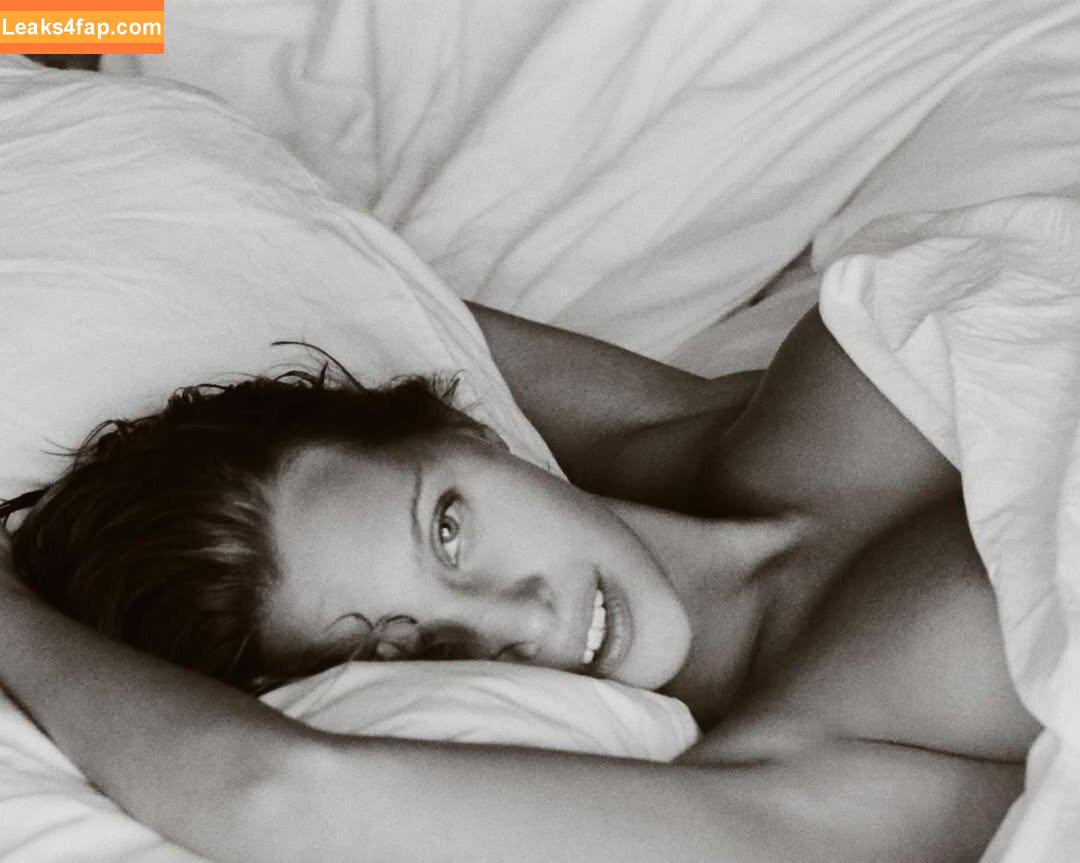 Laura Oganessian / Lauraoganessian leaked photo photo #0258