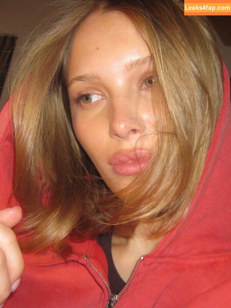 Laura Oganessian / Lauraoganessian leaked photo photo #0299