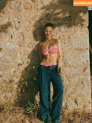 Laura Oganessian photo #0164