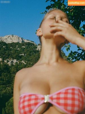 Laura Oganessian photo #0165