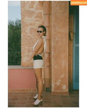 Laura Oganessian photo #0192