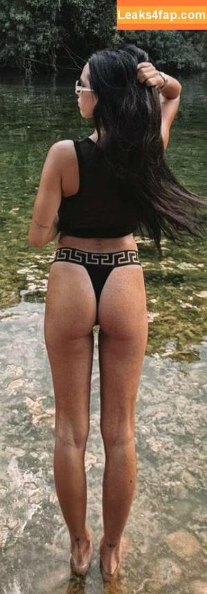 Laura Petard photo #0131