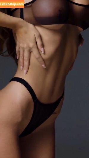Laura Schultz photo #0203