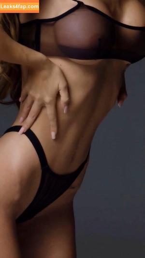 Laura Schultz photo #0204