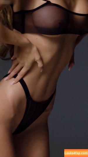 Laura Schultz photo #0210